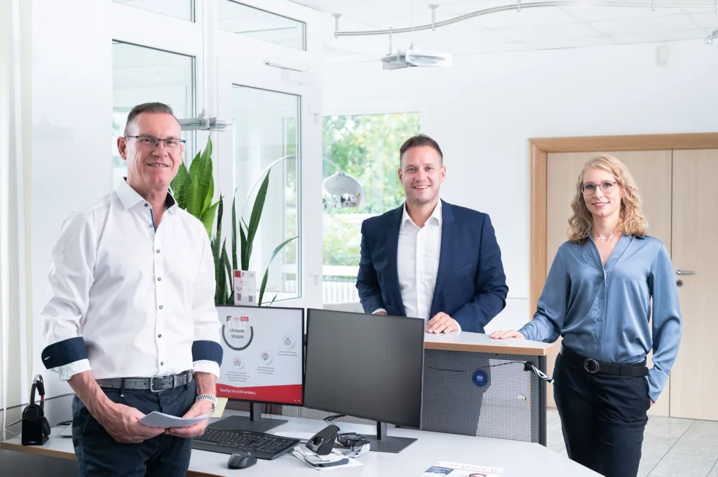 Gruppenbild der TeleSys Geschäftsleitung, v.L. Achim Geus, Matthias Müller, Katharina Schmaus