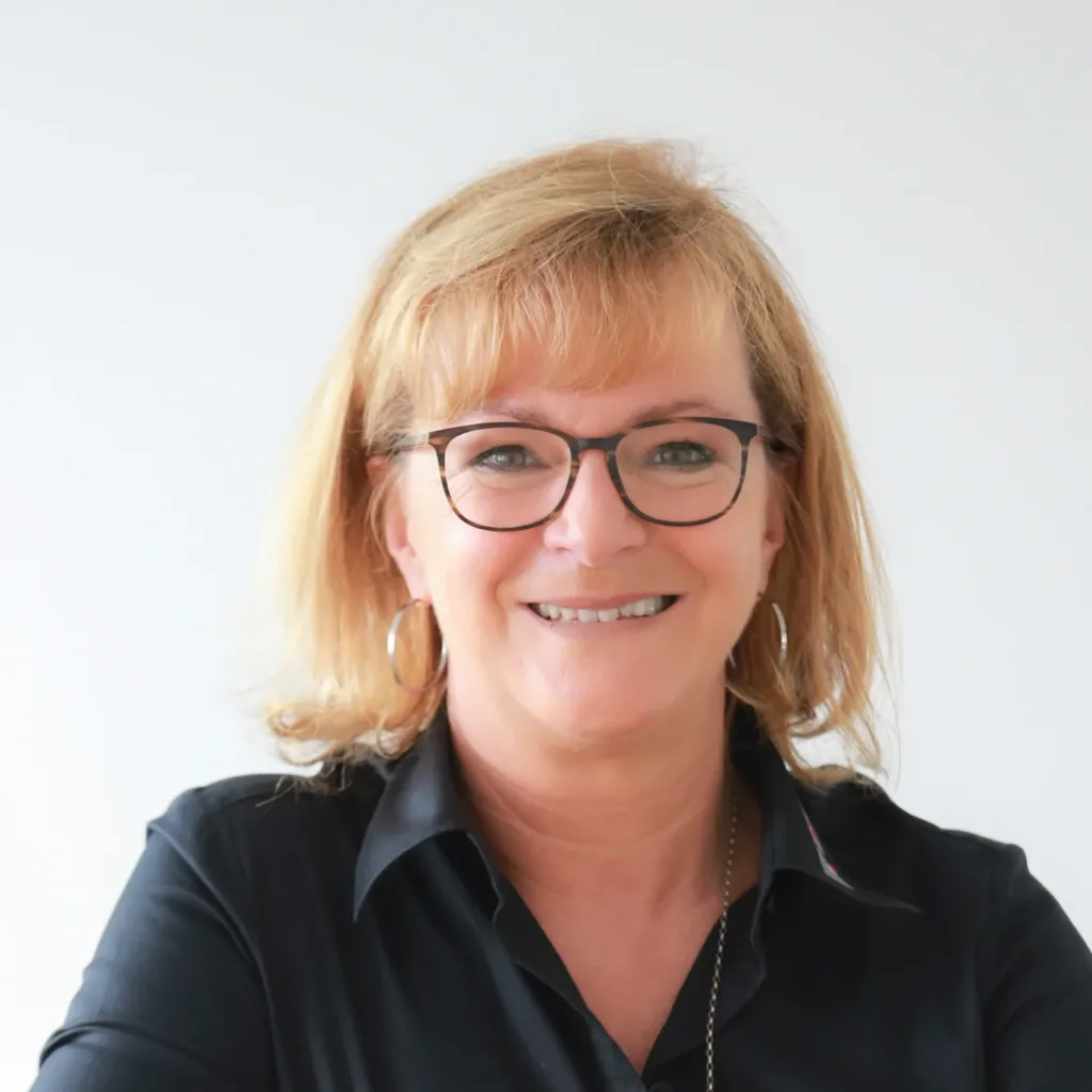 Portrait der TeleSys Mitarbeiterin Frau Deusel
