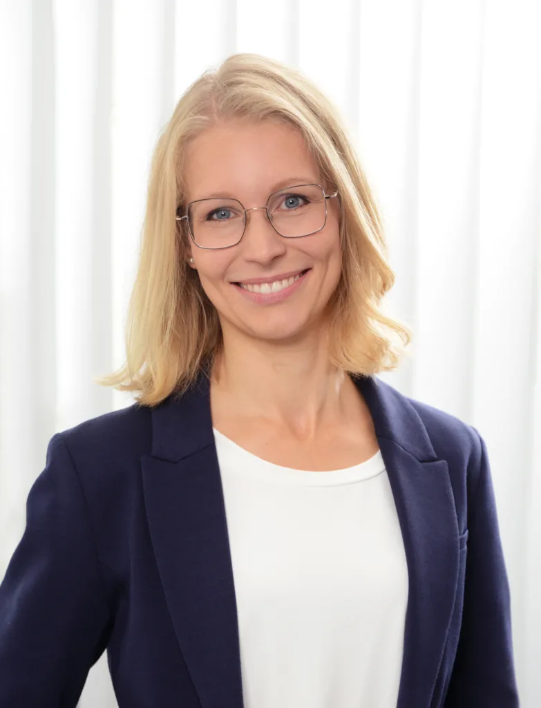 Portrait der TeleSys Geschäftsführerin Katharina Schmaus.