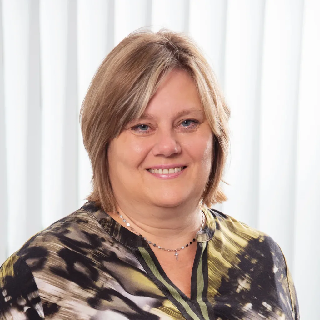 Portrait der TeleSys Mitarbeiterin Frau Zenk